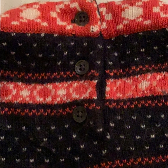 2 sweaters - Picture 4 of 7